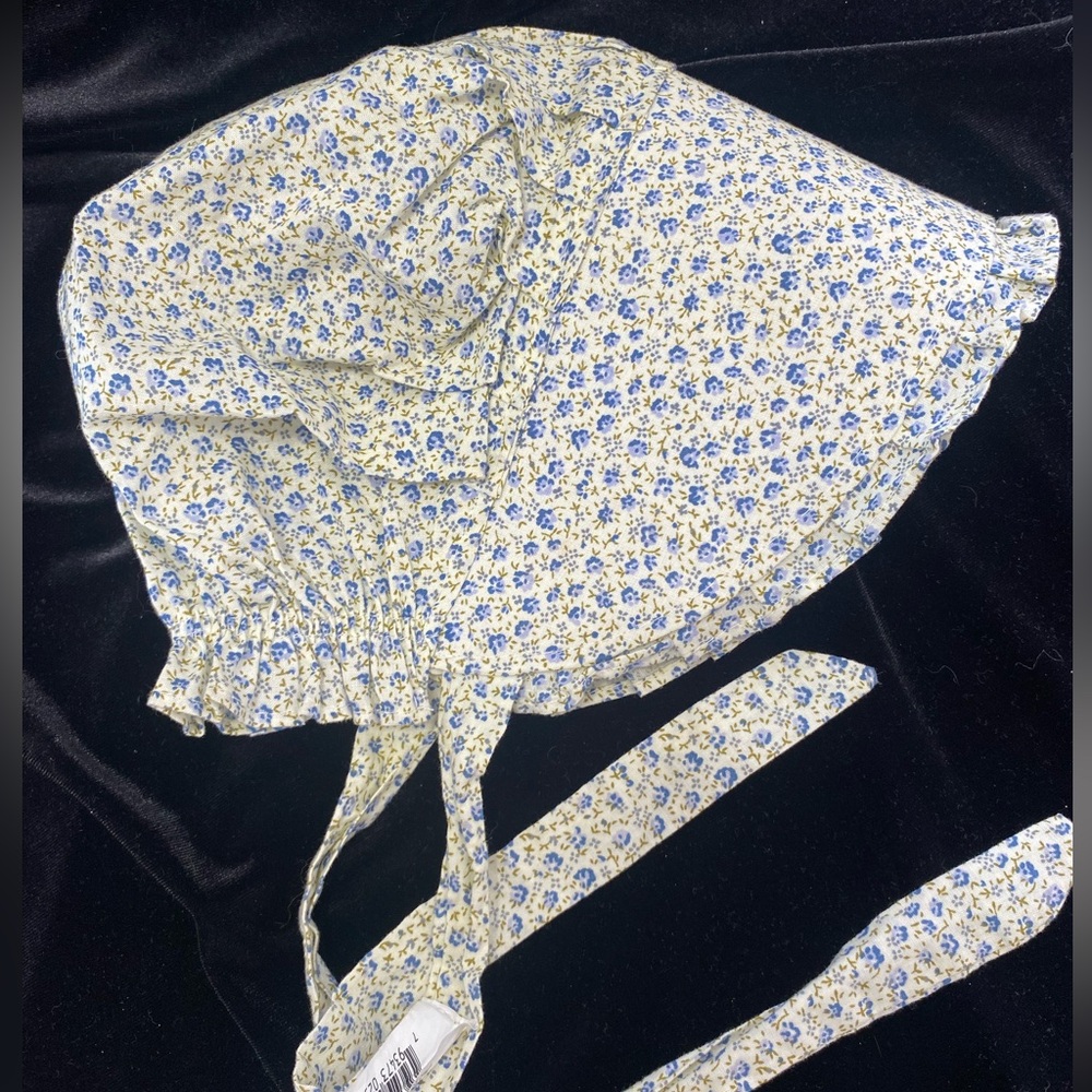 Holly Hobbie Bonnet